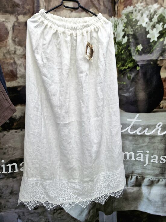 Long linen skirt with lace